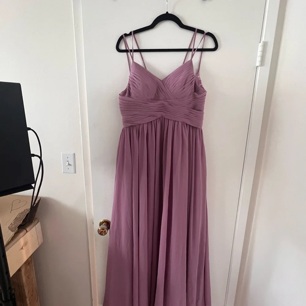 Elegant Lavender Evening Gown - Picture 6 of 6